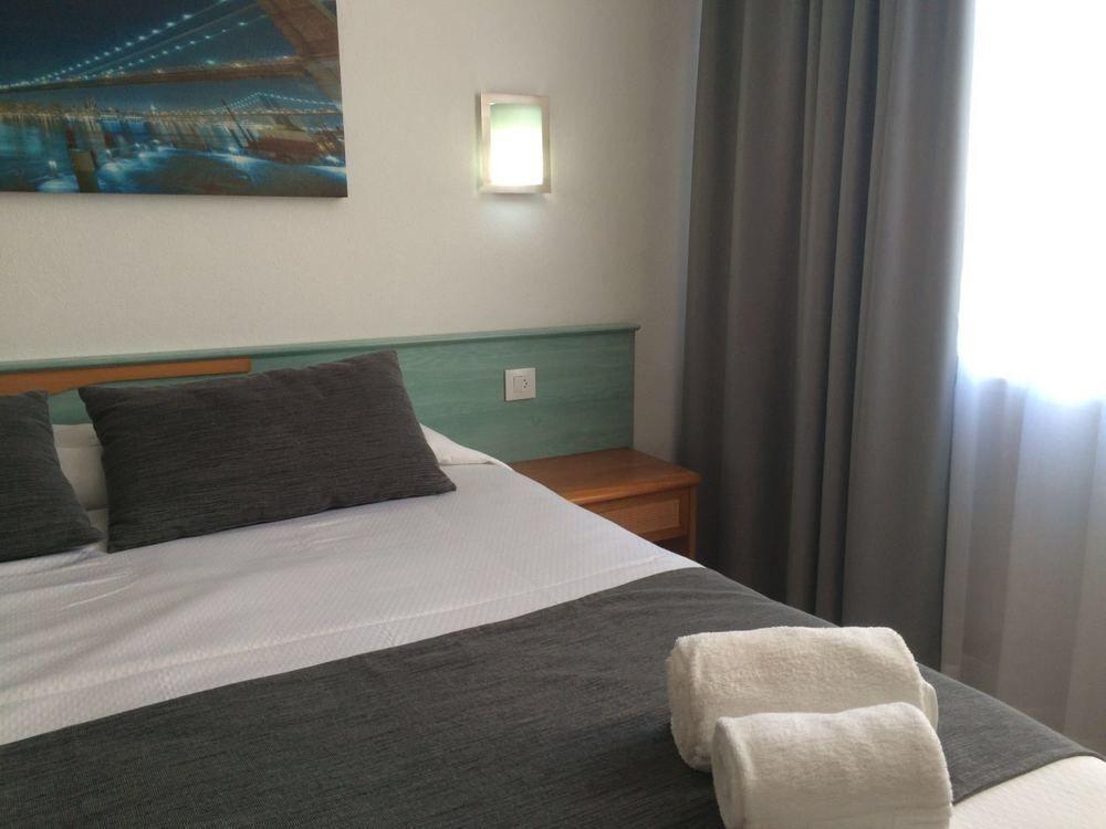 Aparthotel Voramar Cala'N Forcat (Menorca)